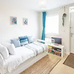 Host & Stay - Coach House Retreat