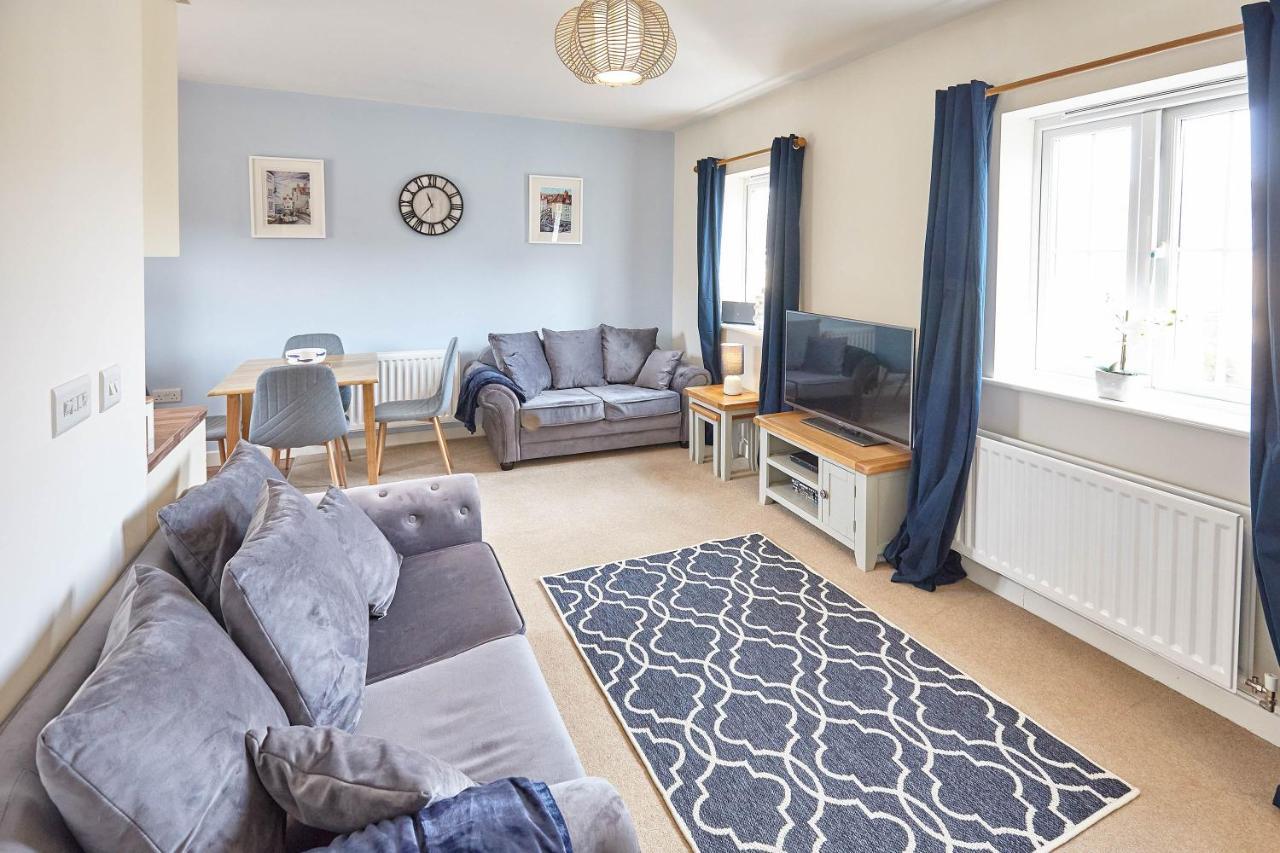 Host & - Coach House Retreat